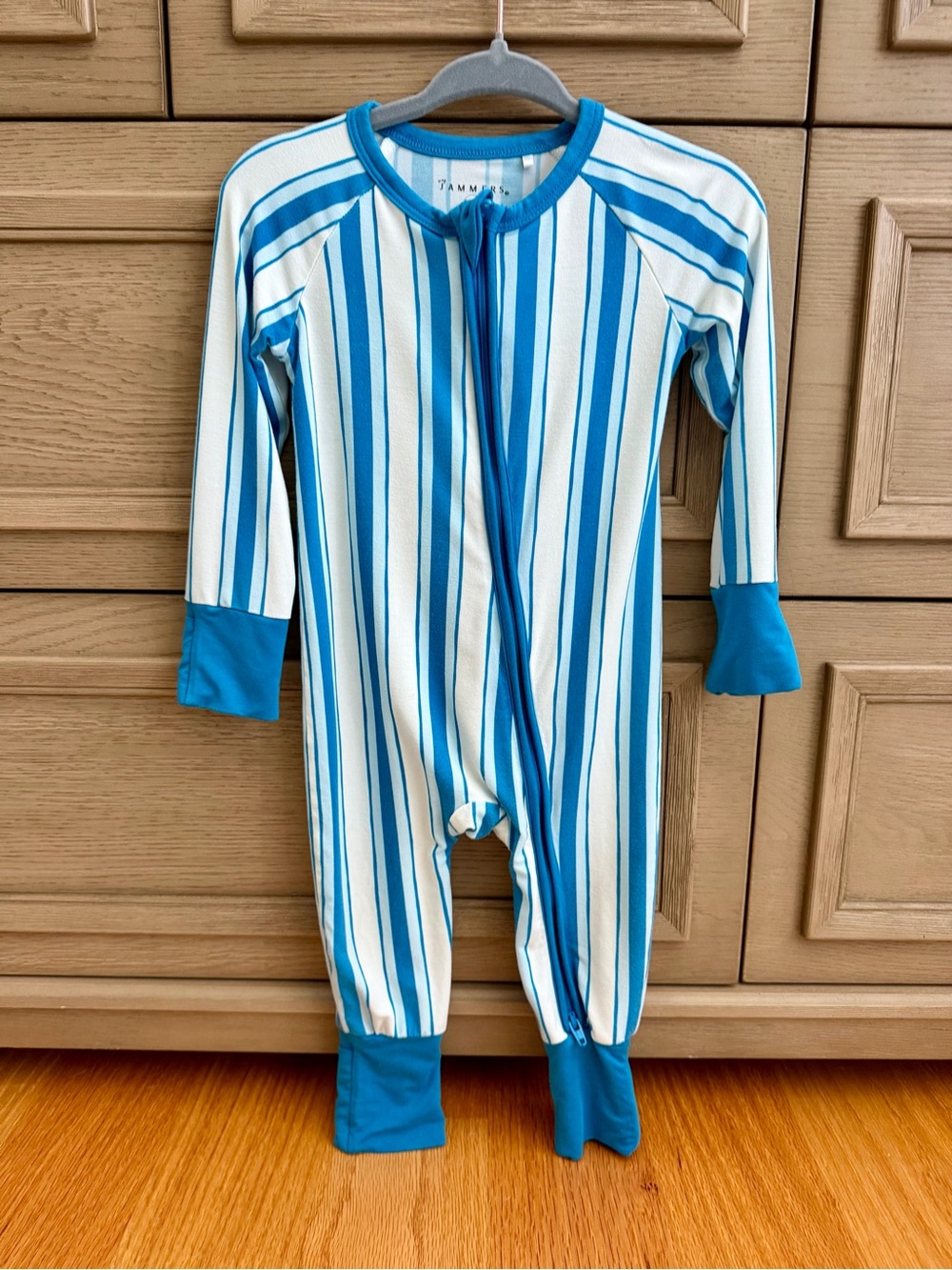In My Jammers Milo Zipper Romper, 9-12 months - Great Condition!